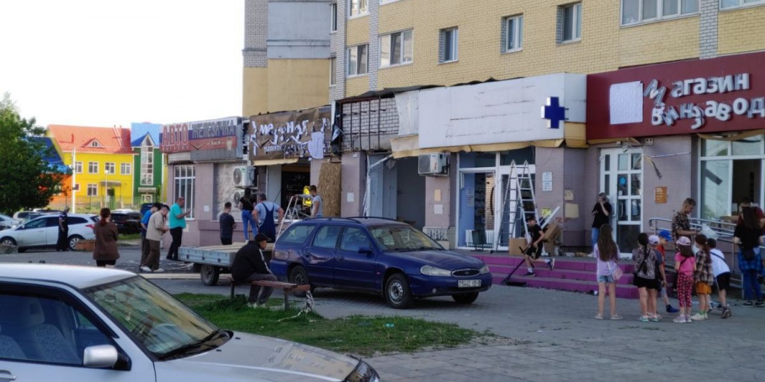 Пострадавшие от атаки ВСУ магазины в Брянске начали восстанавливать