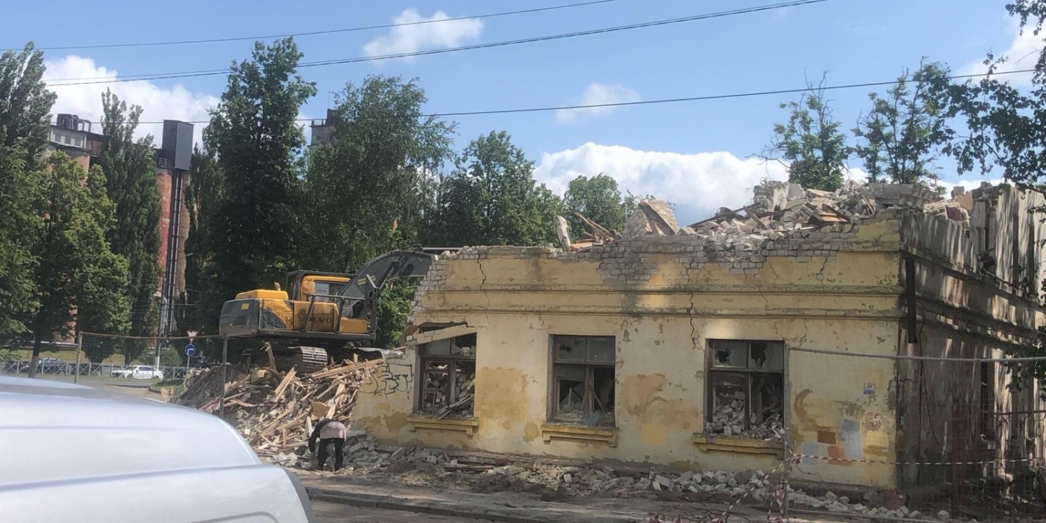 Старые бараки в Фокинском районе Брянска продолжают уничтожать