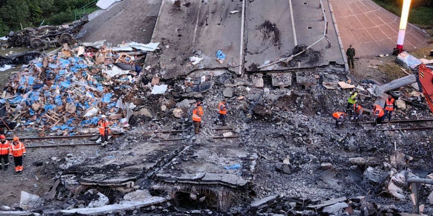 Погибшего под Выгоничами машиниста поезда Путин посмертно наградил орденом